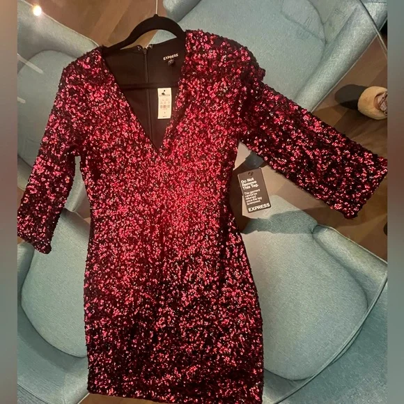 Express sequin cocktail dress. Sz 6. Red and black ombr. NWT. Retail $98. Express sequin cocktail dress. Sz 6. Red and black ombr. NWT. Retail $98.